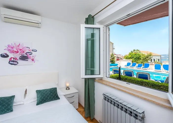 马尔科克别墅酒店 *