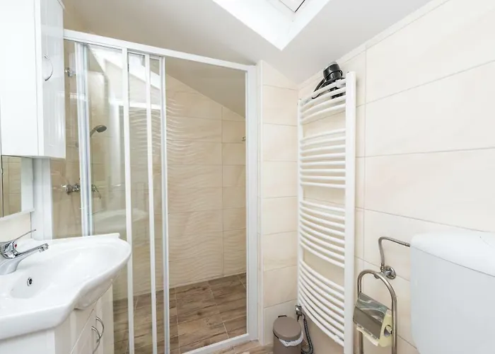 马尔科克别墅酒店 *